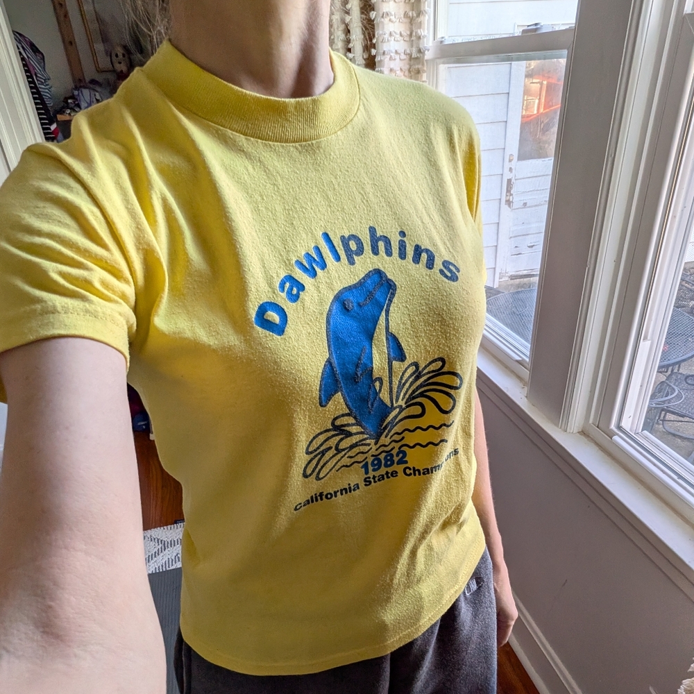 Vintage Dawls Yellow Dawlphins Dolphins T-Shirt *Fits Like XS* - Picture 9 of 11